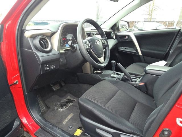 Used 2015 Toyota RAV4 LE image 17