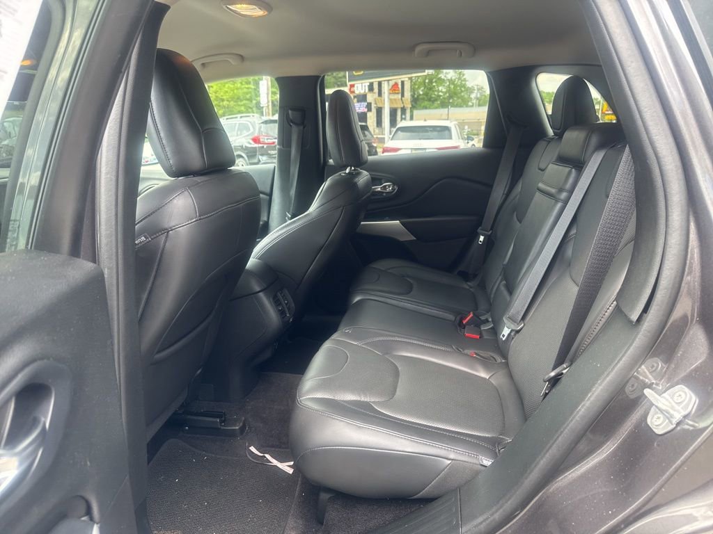 Used 2018 Jeep Cherokee Overland AWD/4WD image 21