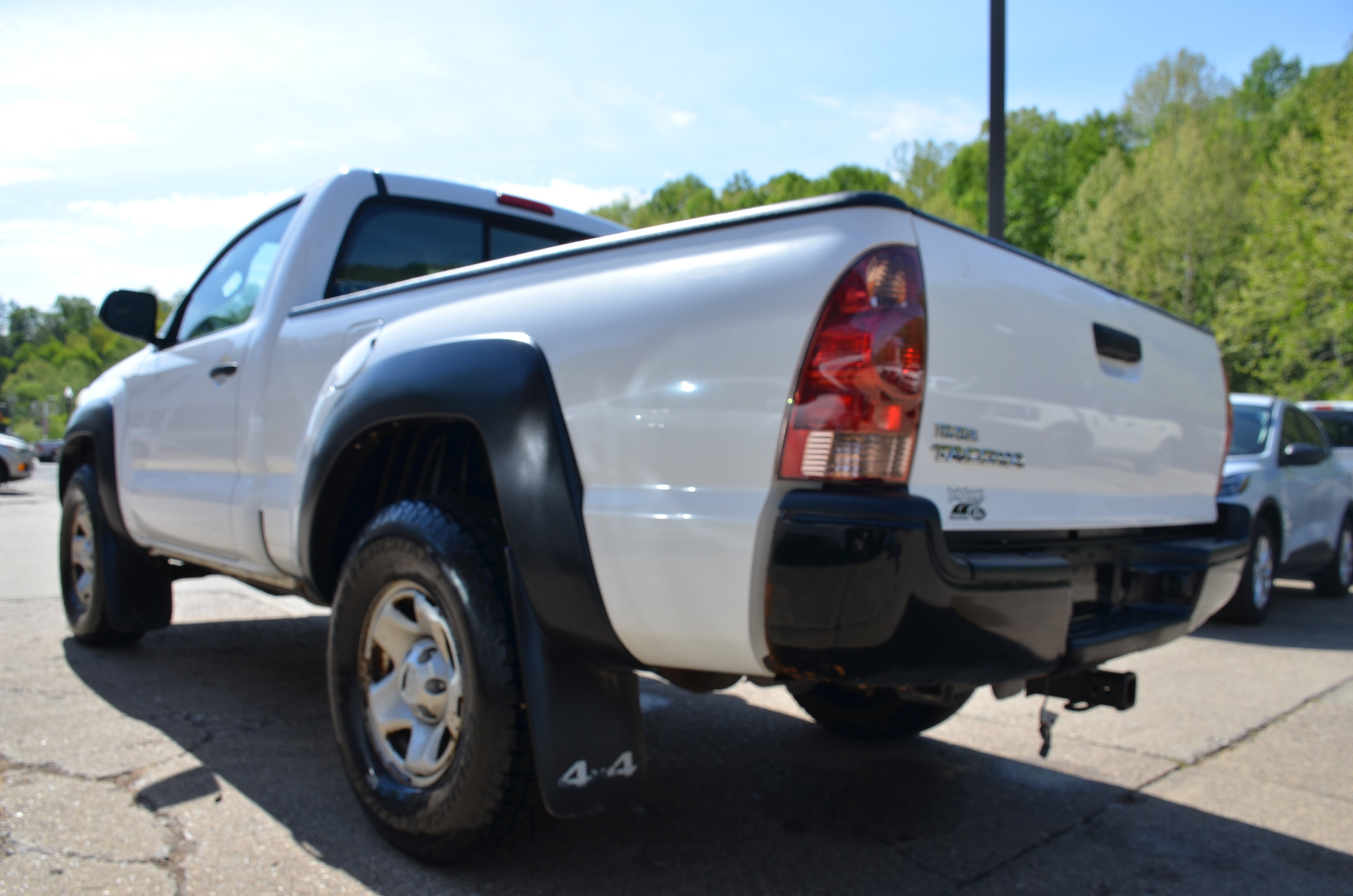 Used 2012 Toyota Tacoma 4x4 Regular Cab image 4