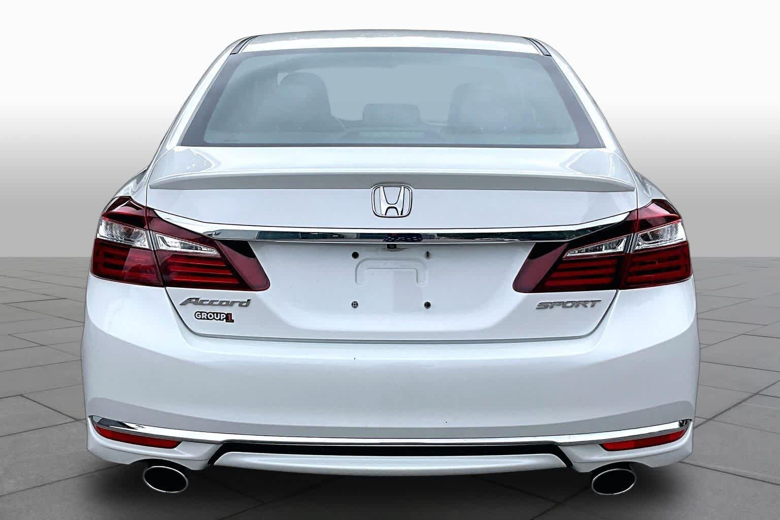 Used 2017 Honda Accord Sport image 5