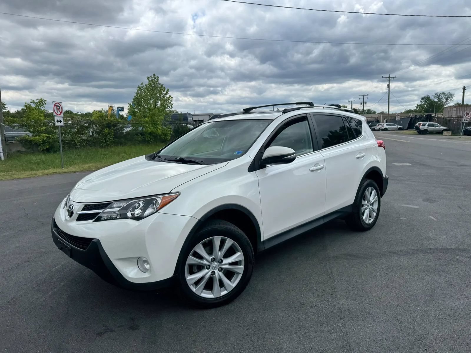 Used 2013 Toyota RAV4 Limited AWD/4WD image 2