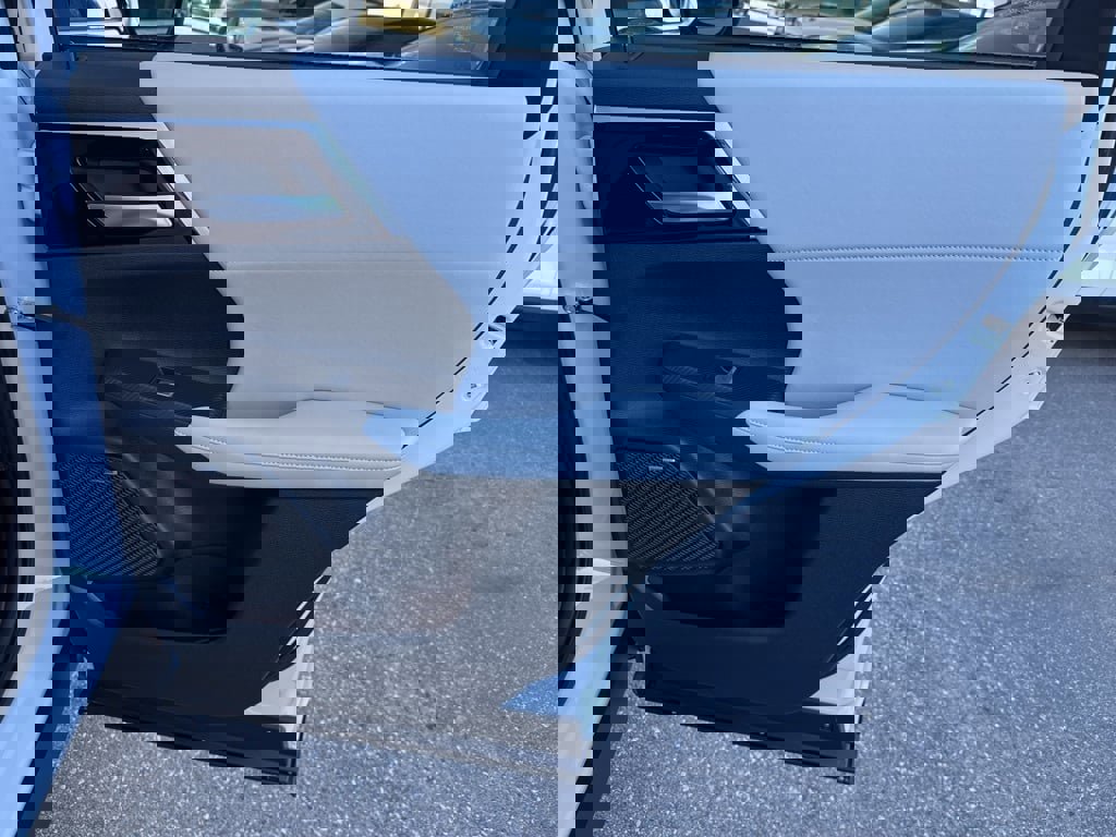 New 2025 Mitsubishi Outlander SE image 31