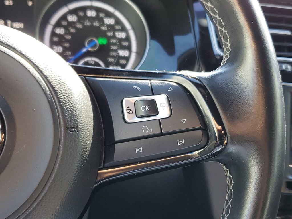 Used 2017 Volkswagen Golf R 4-Door image 24