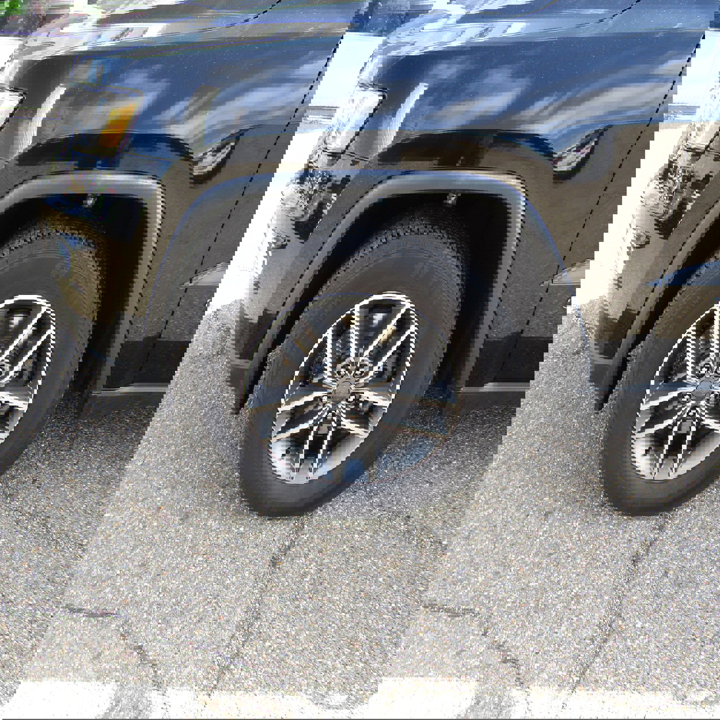 Used 2020 Jeep Grand Cherokee Limited image 3