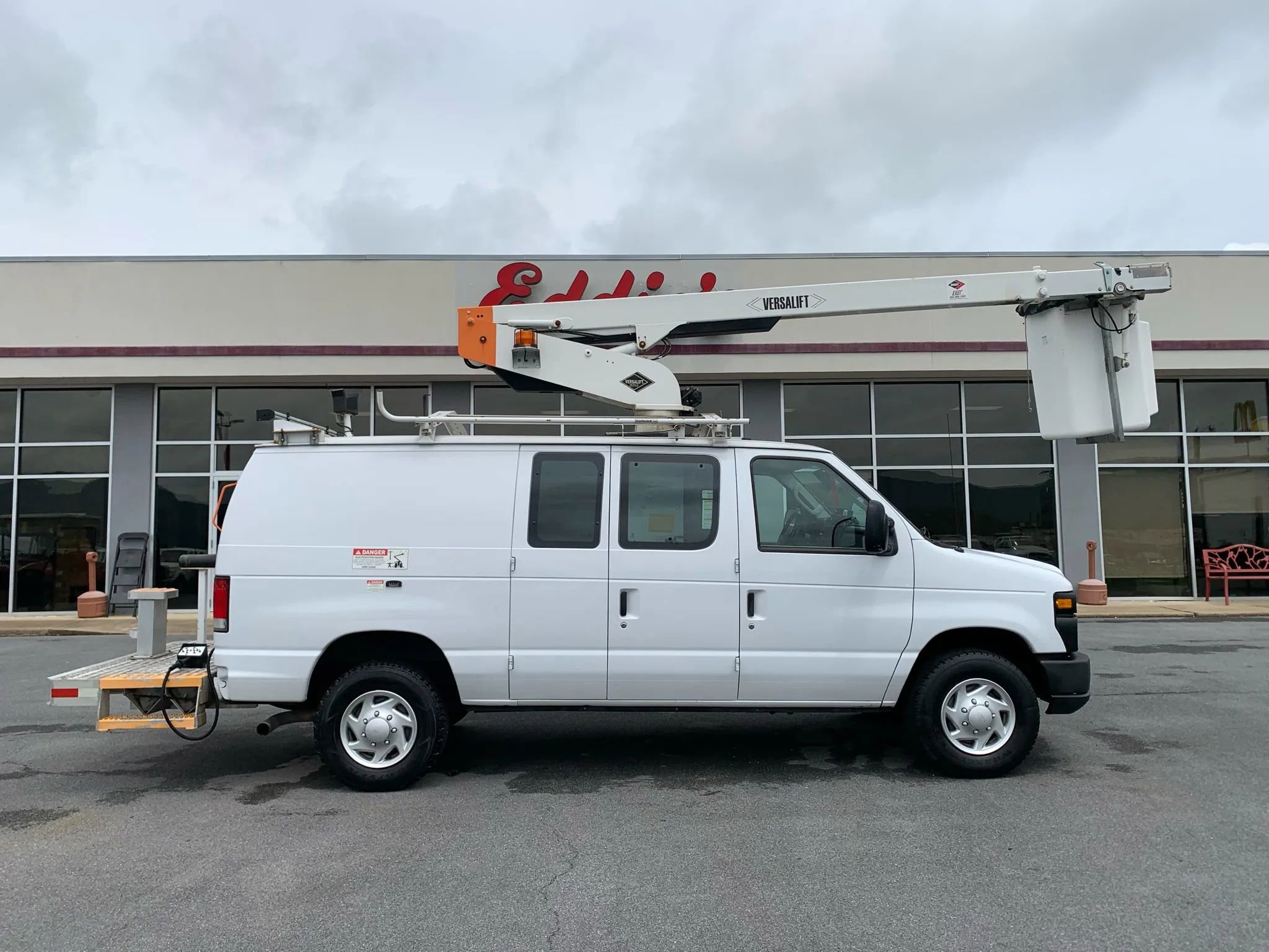 Used 2013 Ford E-350 and Econoline 350 Super Duty image 46