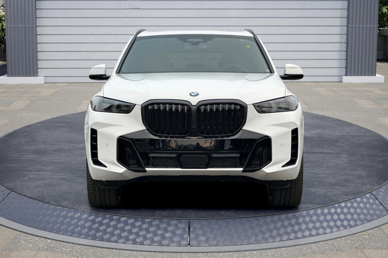 New 2026 BMW X5 xDrive40i w/ M Sport Package image 2
