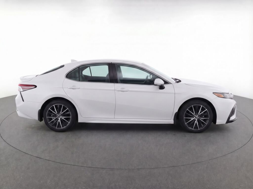 Used 2023 Toyota Camry SE AWD/4WD image 39