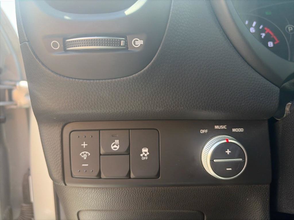 Used 2015 Kia Soul ! w/ Sun & Sound Package FWD image 10
