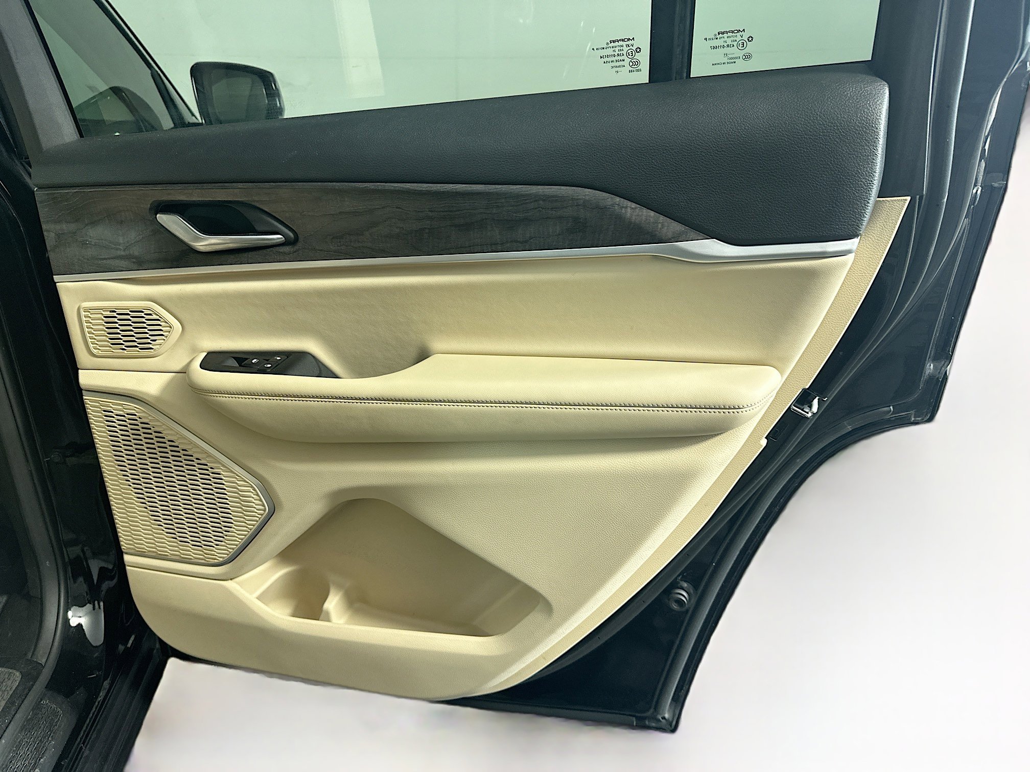 Used 2021 Jeep Grand Cherokee L Limited image 34