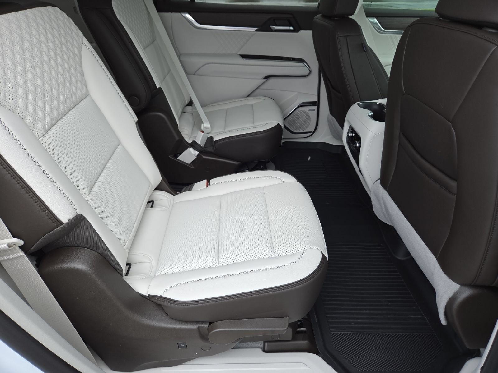 New 2026 GMC Acadia Denali w/ Super Cruise Package FWD image 25