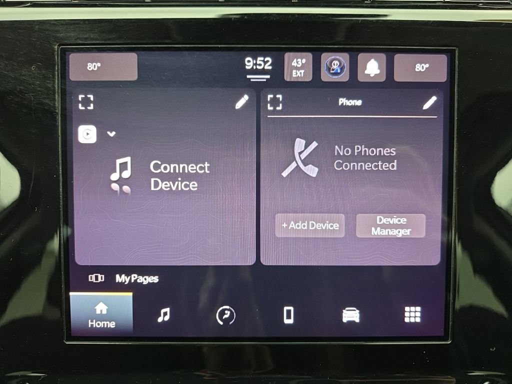 Used 2023 Jeep Grand Cherokee Laredo image 32