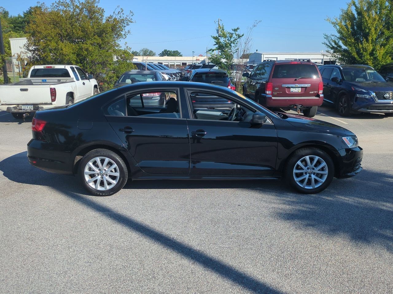 Used 2015 Volkswagen Jetta SE FWD image 2