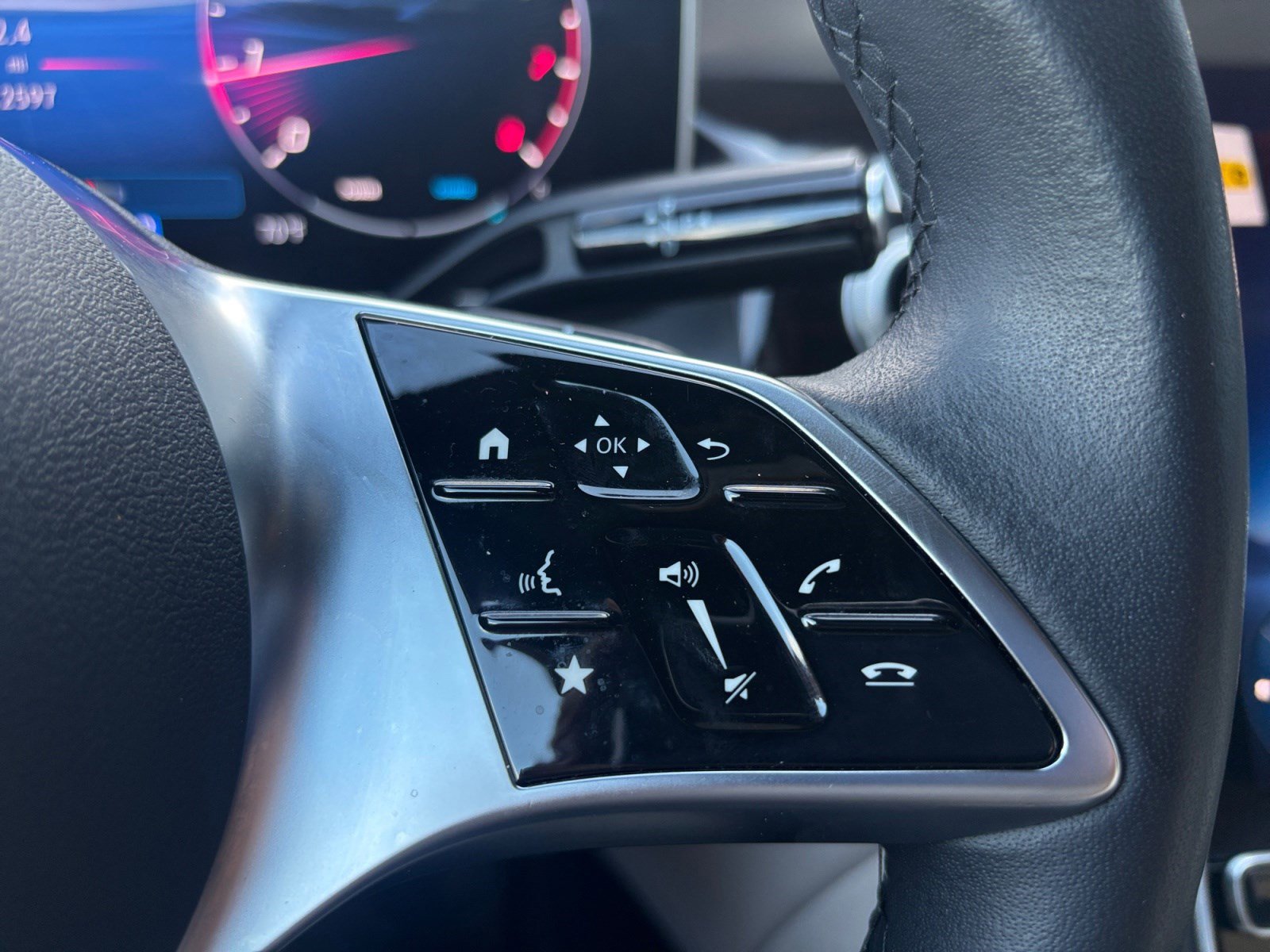 Used 2025 Mercedes-Benz GLC 300 image 19