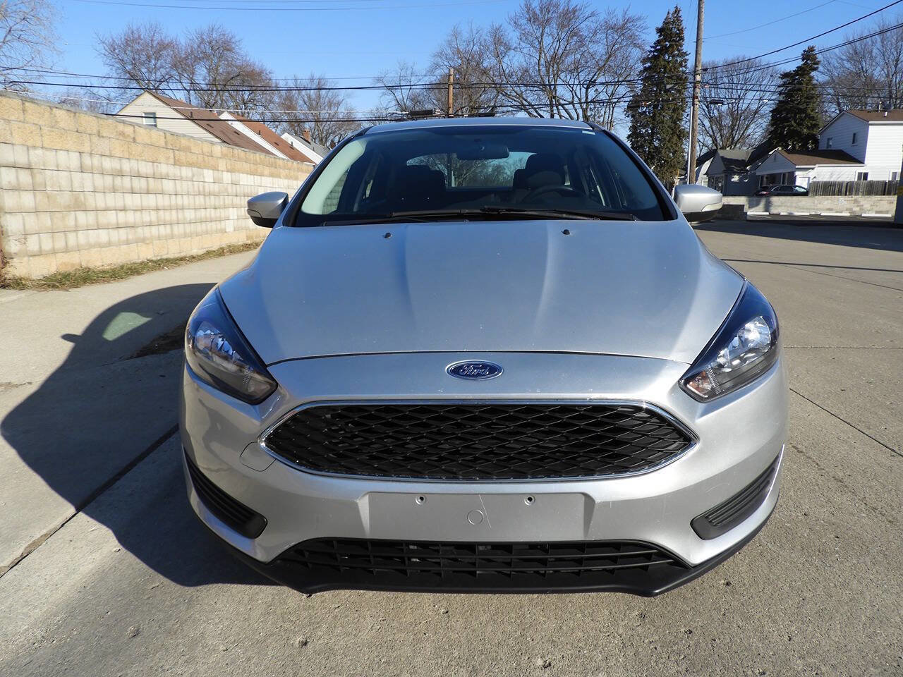 Used 2015 Ford Focus SE w/ SE Cold Weather Package image 3