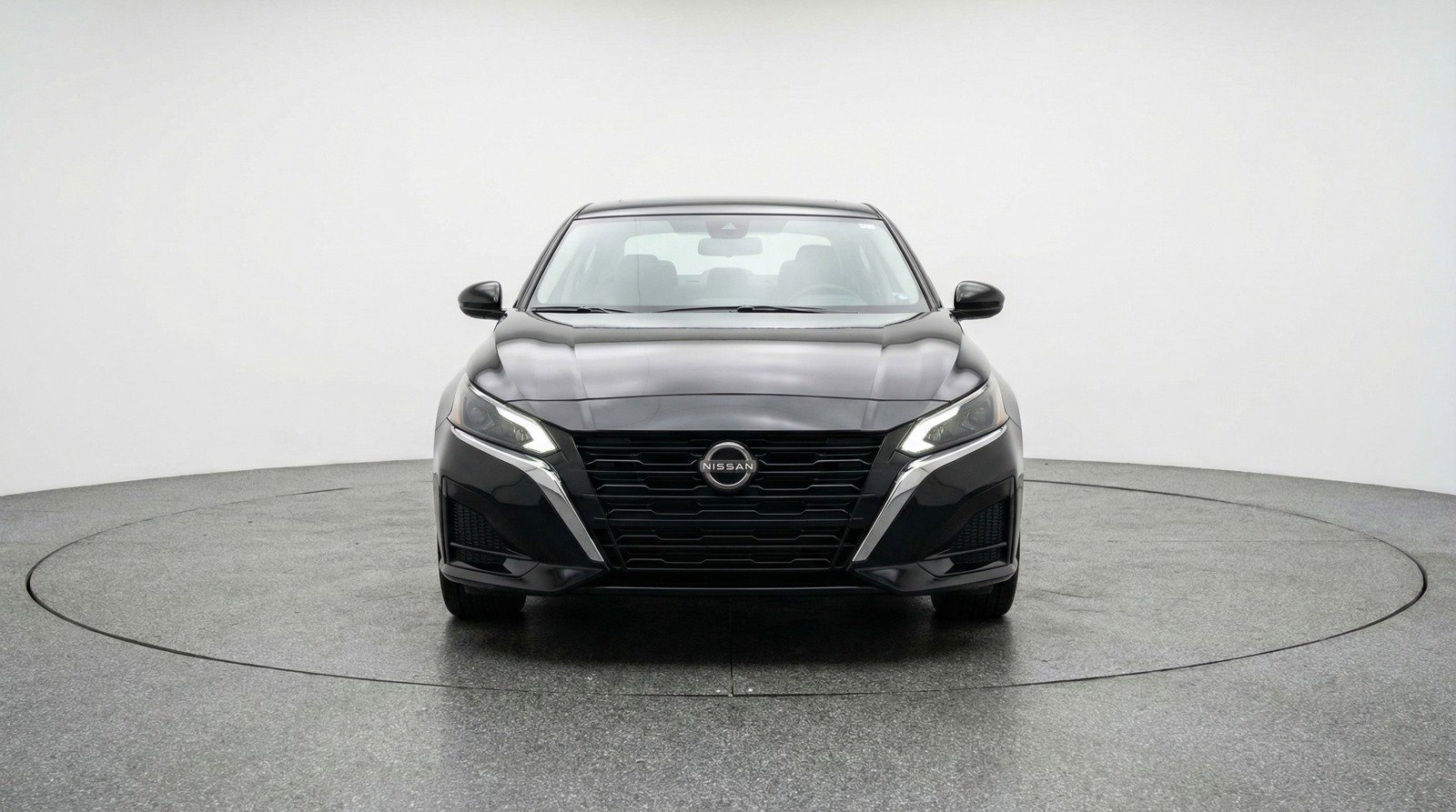 Used 2025 Nissan Altima 2.5 SV FWD image 1