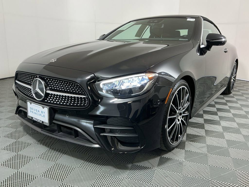 Used 2023 Mercedes-Benz E 450 Cabriolet image 2