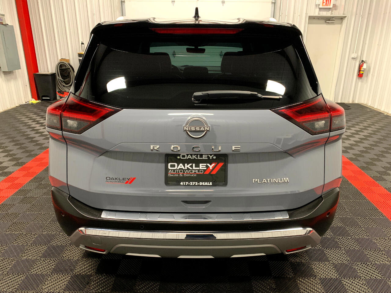 Used 2023 Nissan Rogue Platinum w/ Platinum Premium Package image 3
