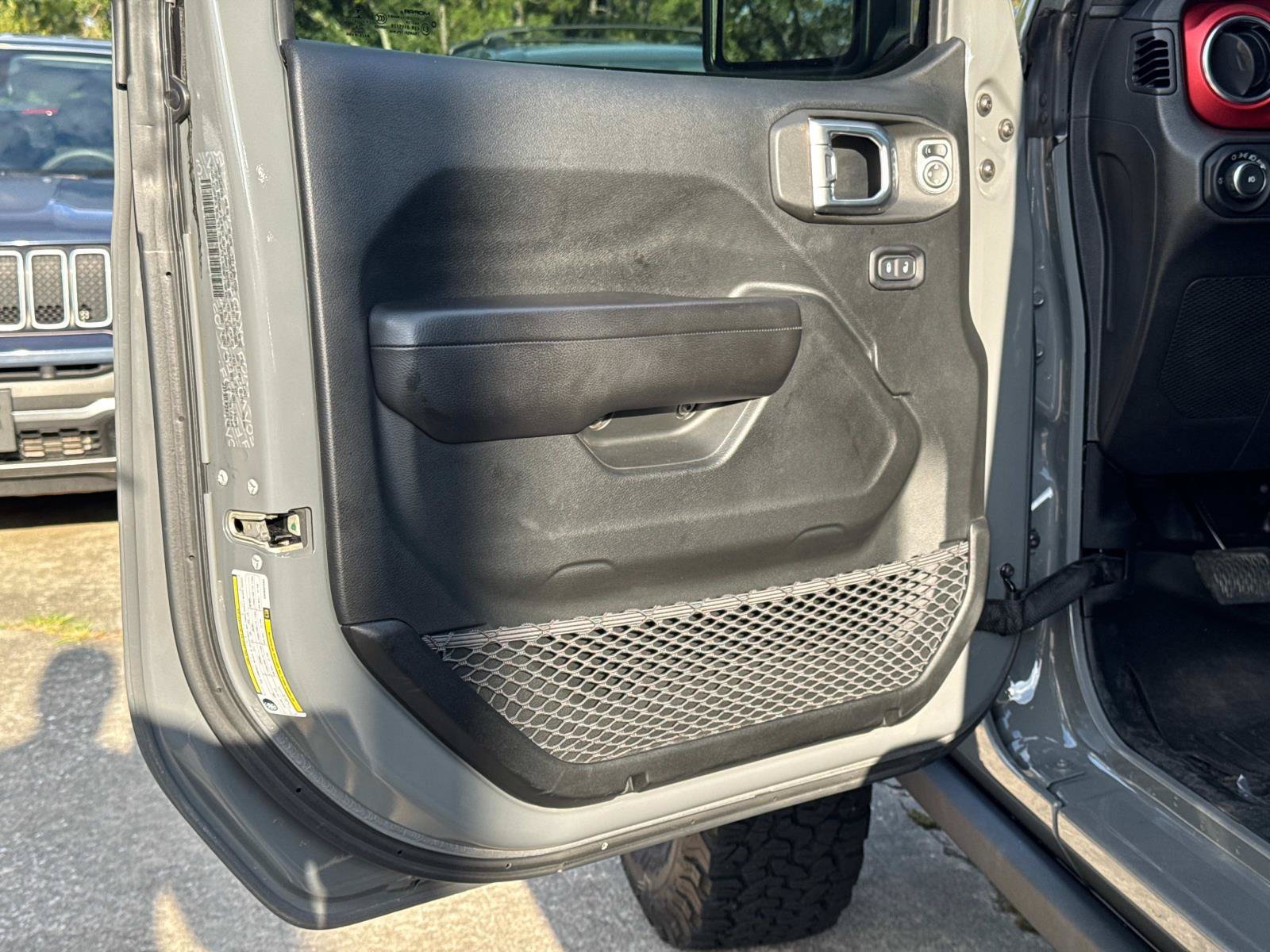 Used 2019 Jeep Wrangler Rubicon w/ Steel Bumper Group AWD/4WD image 11