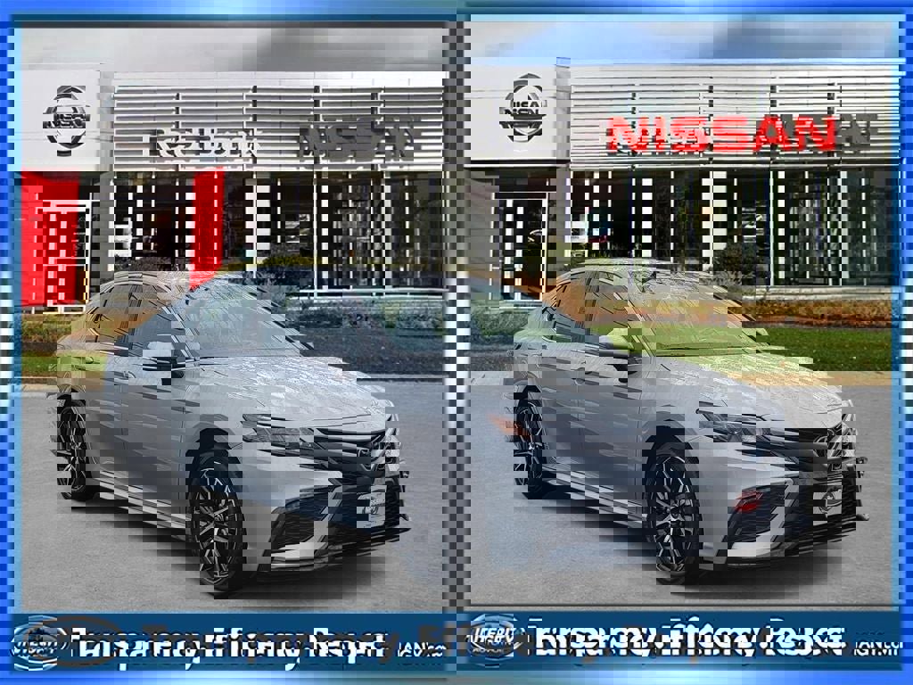 Used 2024 Toyota Camry SE w/ Cold Weather Package image 1