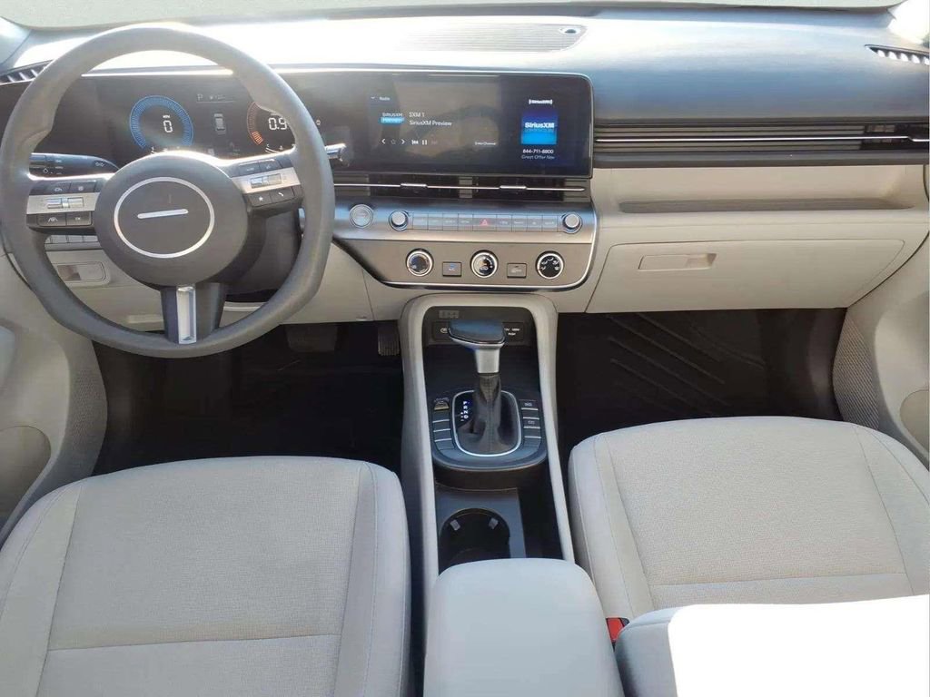 Used 2024 Hyundai Kona SE image 12