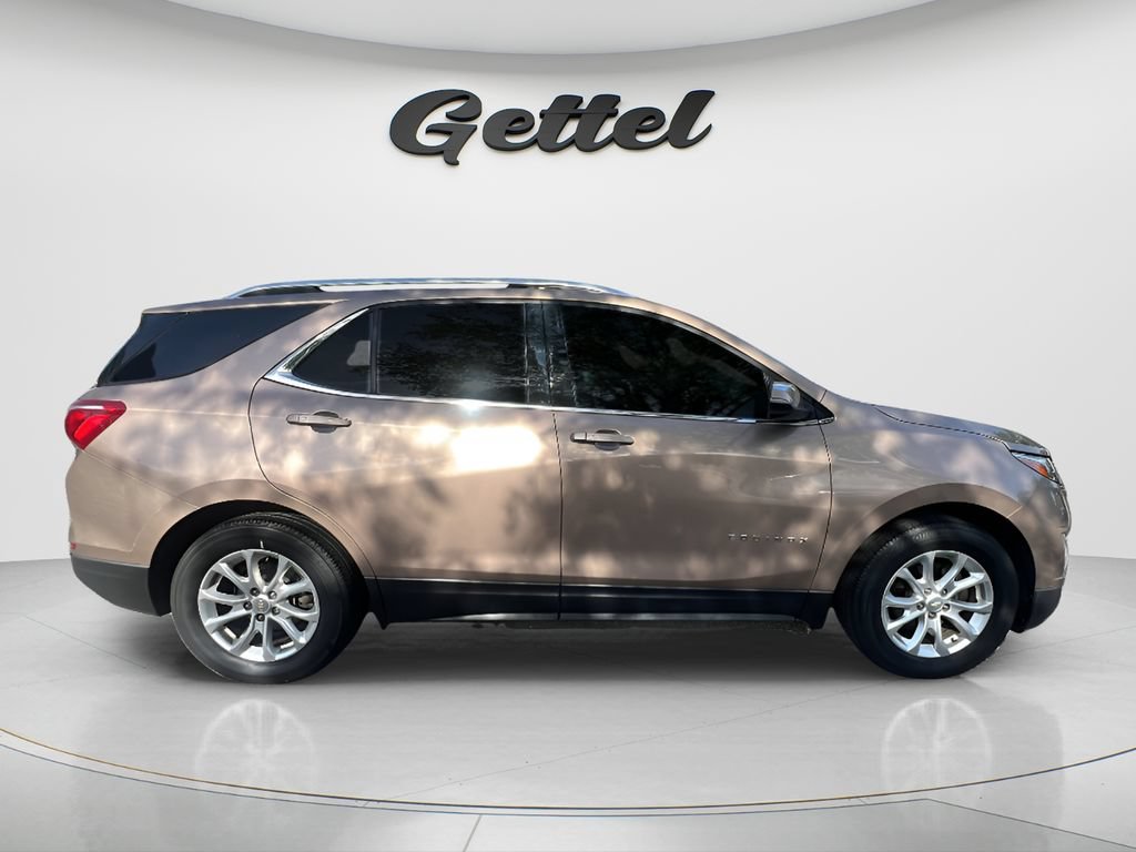 Used 2018 Chevrolet Equinox LT w/ Sun & Infotainment Package FWD image 4