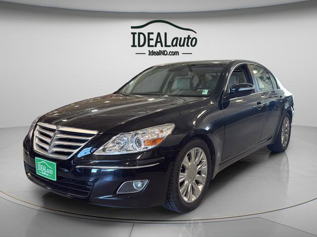 Used 2009 Hyundai Genesis 3.8 w/ Technology Pkg 4 RWD image 2