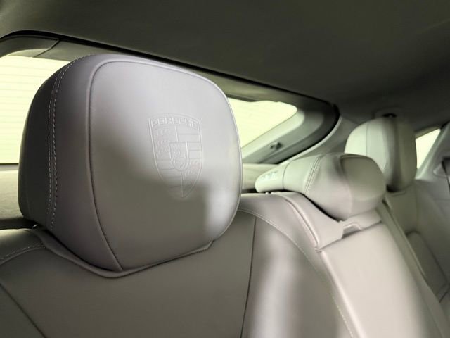 Used 2023 Porsche Cayenne Platinum Edition image 30