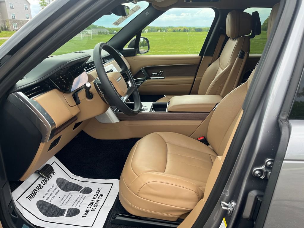 Used 2026 Land Rover Range Rover SE AWD/4WD image 9