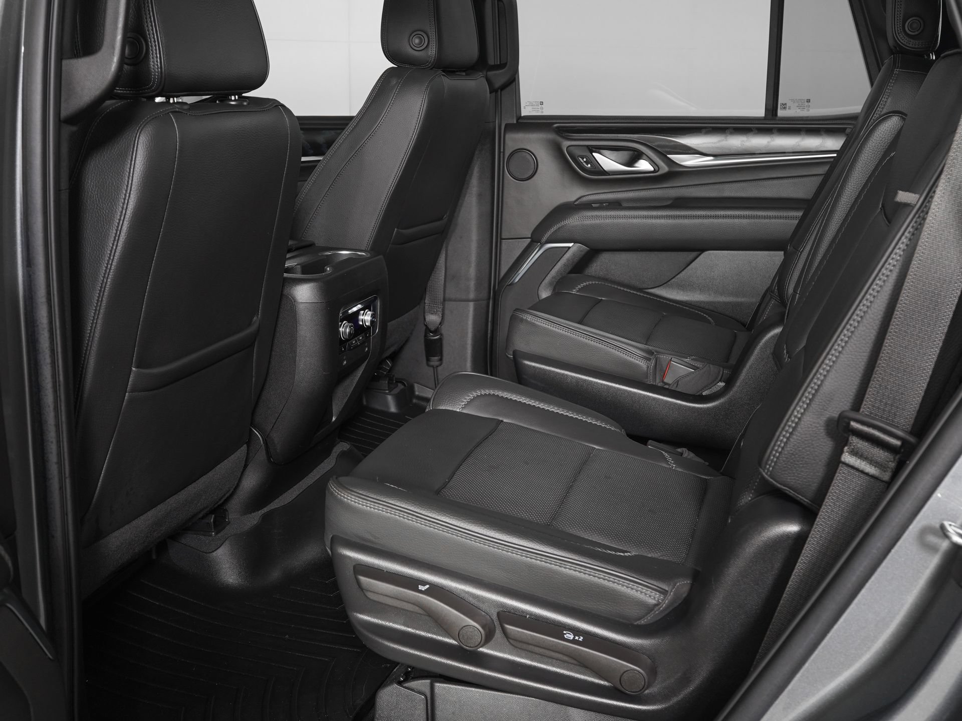 Used 2022 GMC Yukon Denali RWD image 14