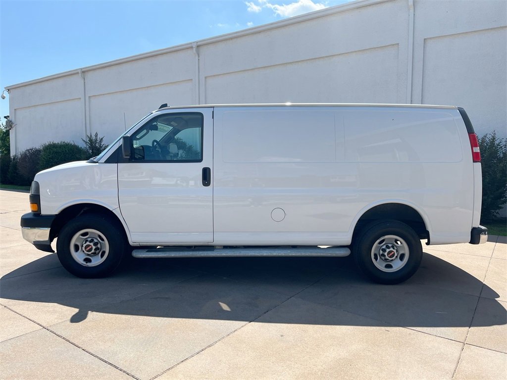 Used 2024 GMC Savana 2500 w/ Driver Convenience Package image 5