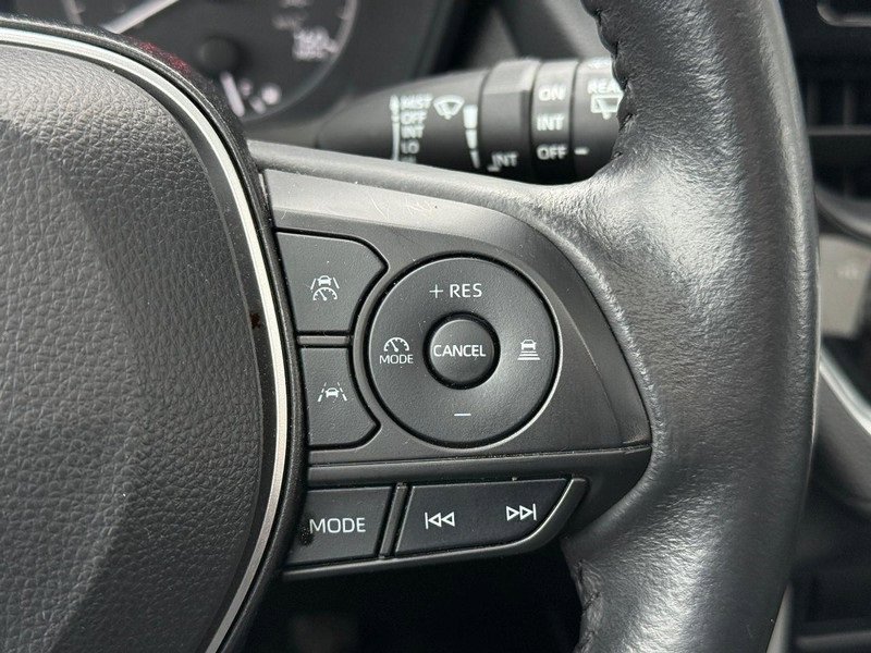 Used 2024 Toyota Corolla Cross LE image 21