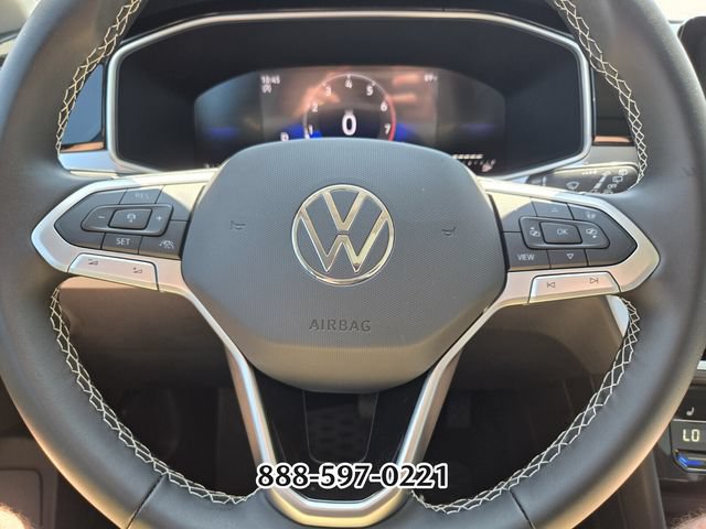 Certified 2025 Volkswagen Taos SE FWD image 27