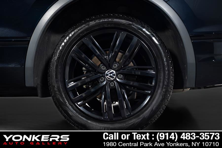 Used 2022 Volkswagen Tiguan SE R-Line AWD/4WD image 27