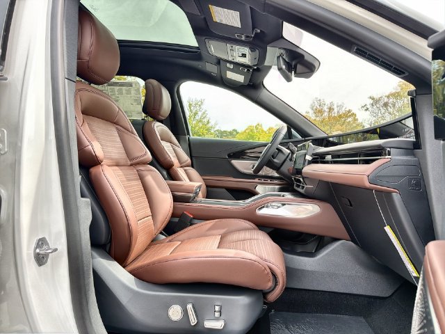 New 2026 Lincoln Nautilus Reserve AWD/4WD image 26