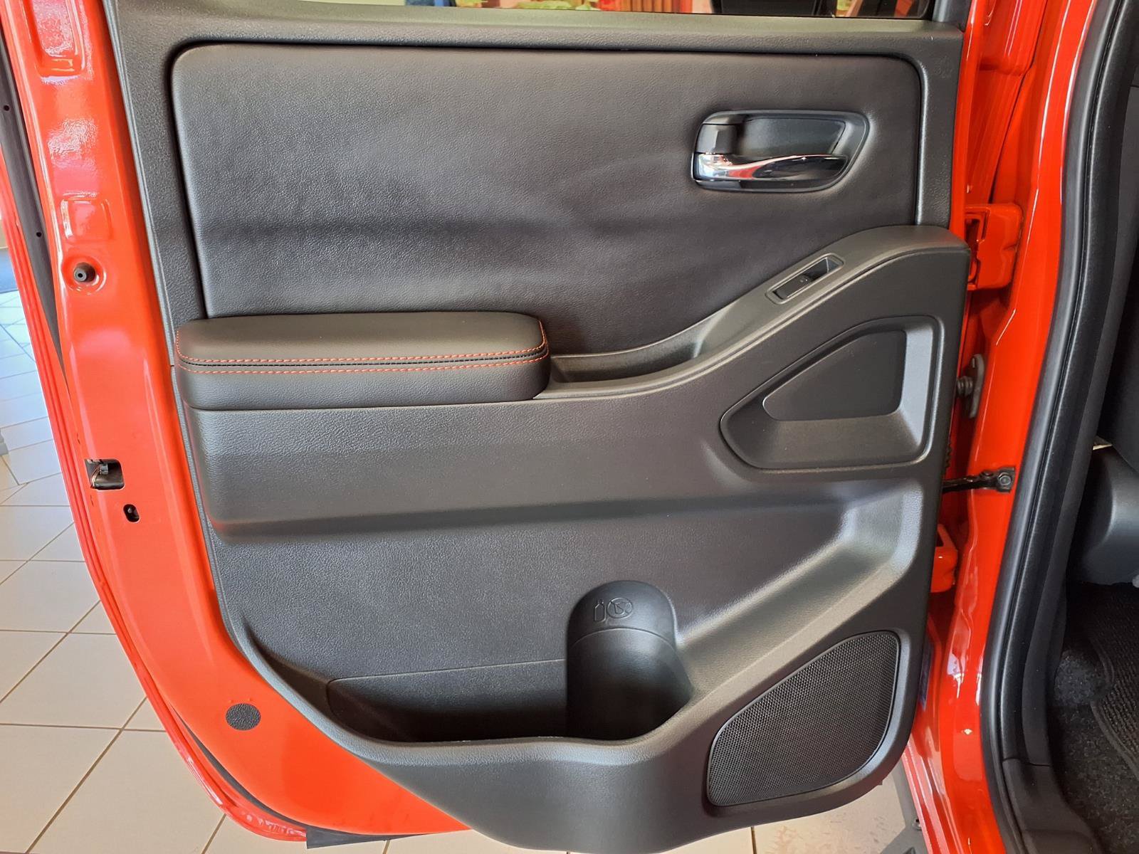 Used 2025 Nissan Frontier Pro-X RWD image 19