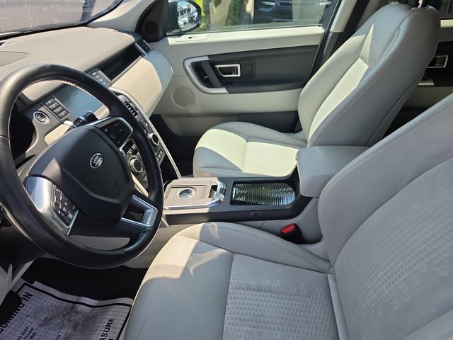 Used 2018 Land Rover Discovery Sport SE AWD/4WD image 18