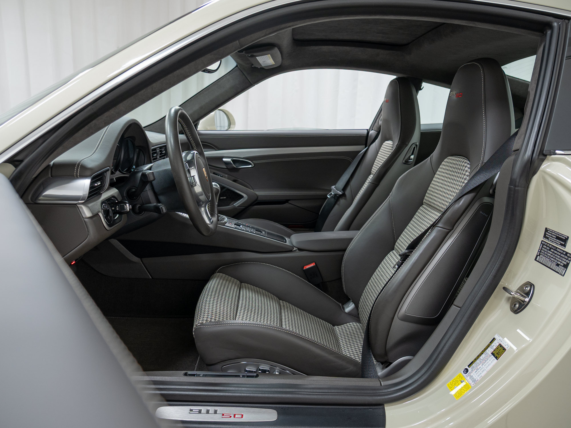 Certified 2014 Porsche 911 50th Anniversary Edition RWD image 20