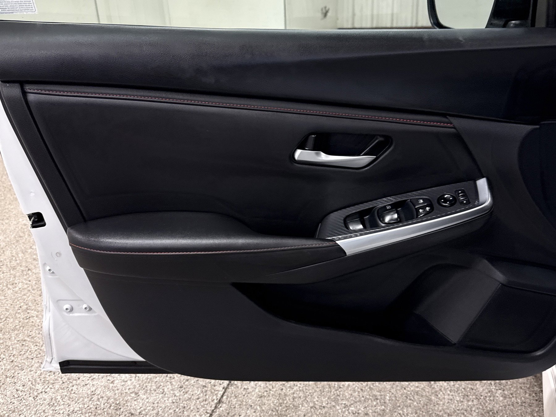 Used 2024 Nissan Sentra SR image 3