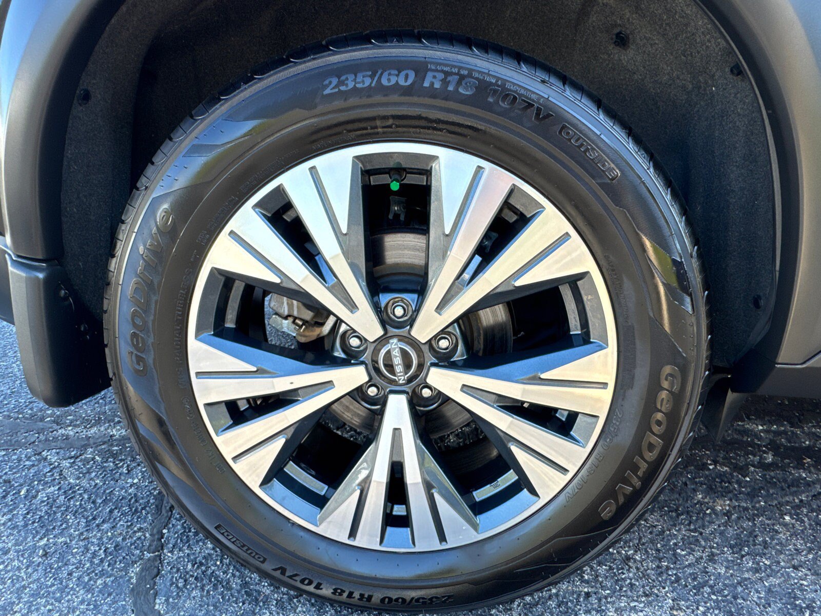 Used 2022 Nissan Rogue SV FWD image 19