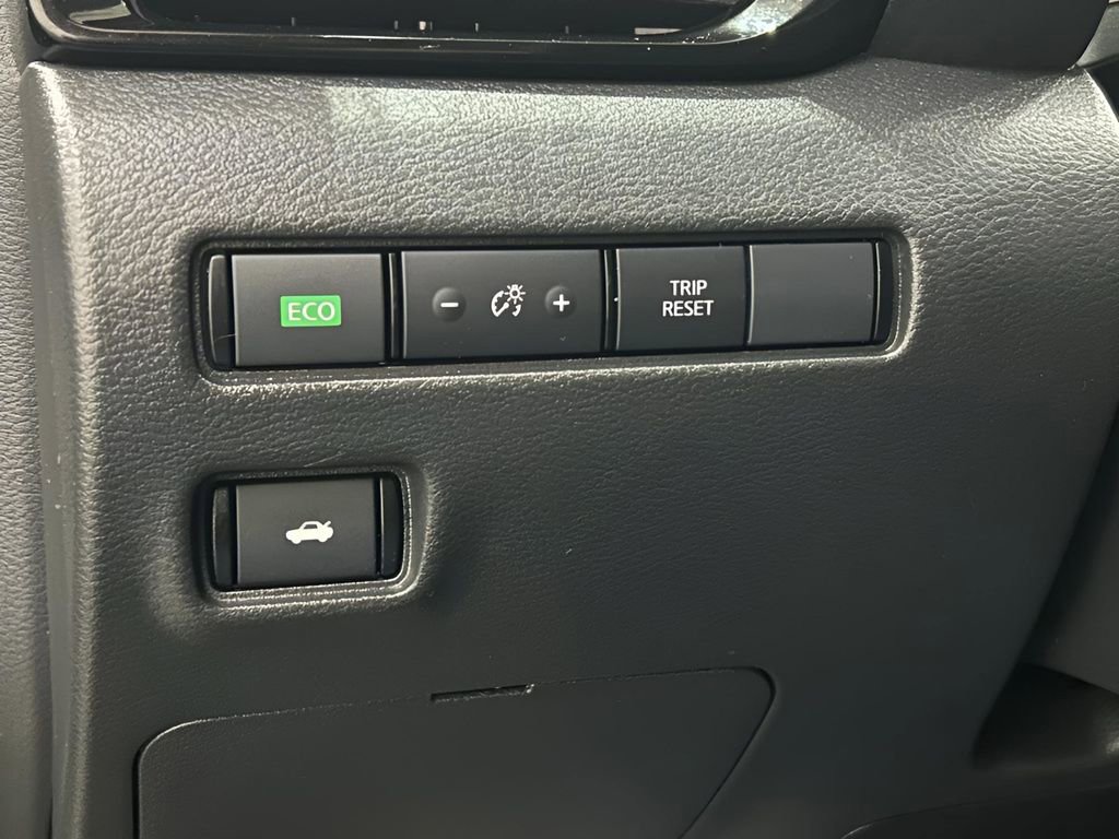 Used 2025 Nissan Sentra SV image 25