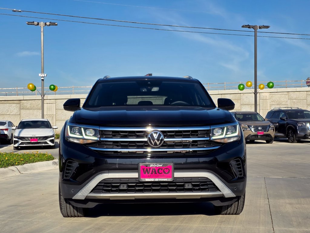 Used 2023 Volkswagen Atlas Cross Sport SEL AWD/4WD image 2