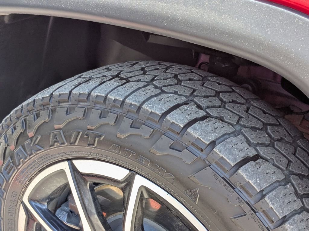 Used 2025 Jeep Compass Trailhawk image 30