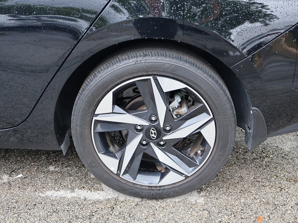 Used 2023 Hyundai Elantra SEL w/ Convenience Package FWD image 20