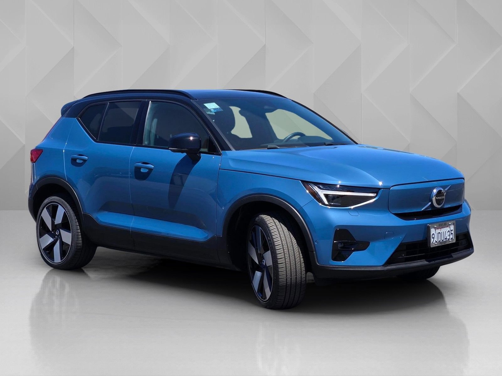 Certified 2023 Volvo XC40 Recharge Ultimate AWD/4WD image 12
