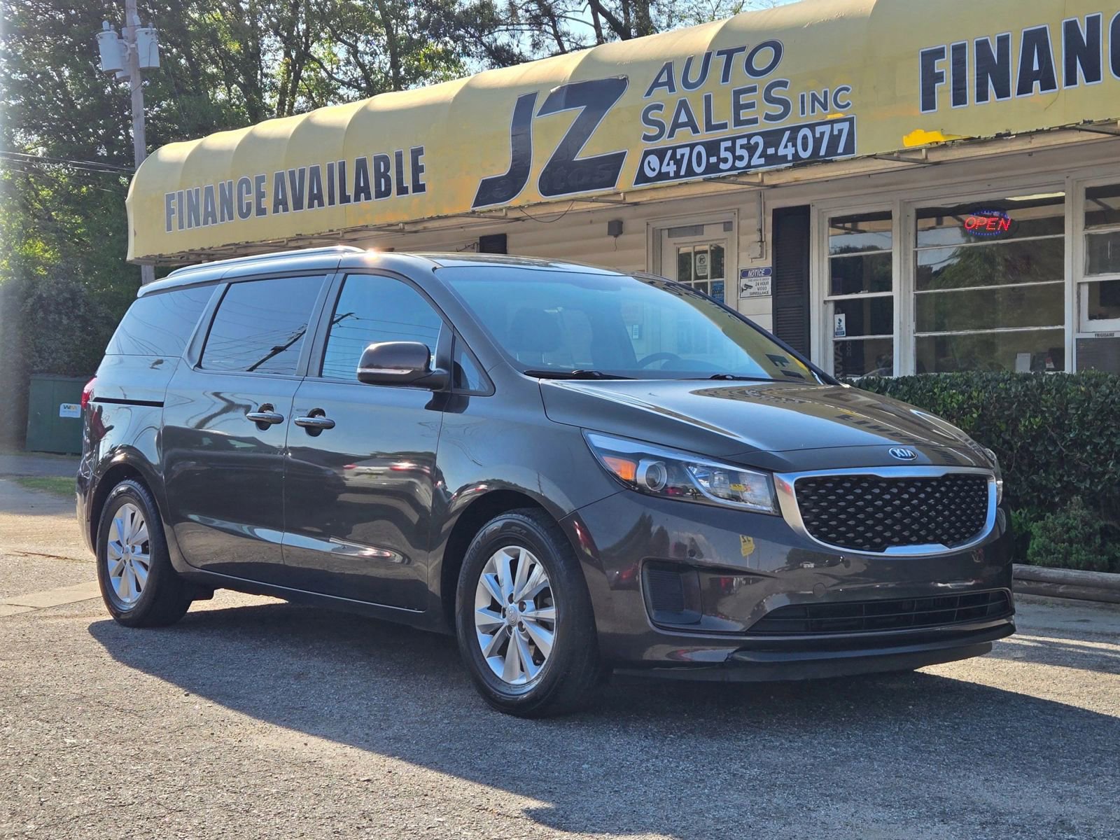 Used 2017 Kia Sedona LX w/ LX Essentials Premium Package image 1