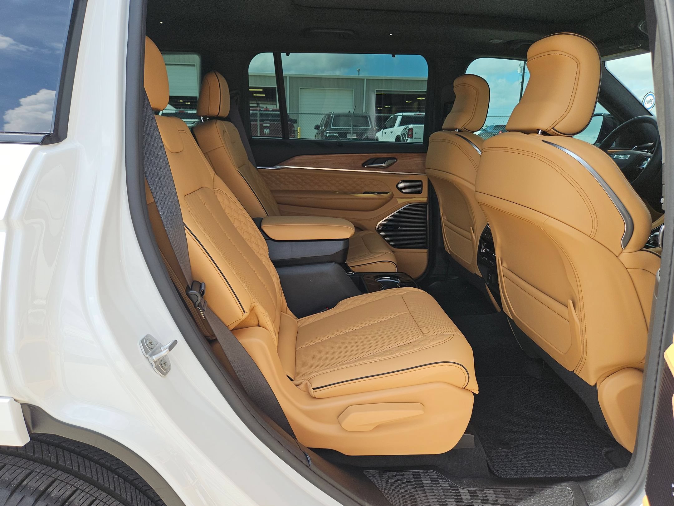 Used 2026 Jeep Grand Cherokee L Summit w/ Advanced Protech Group IV AWD/4WD image 25