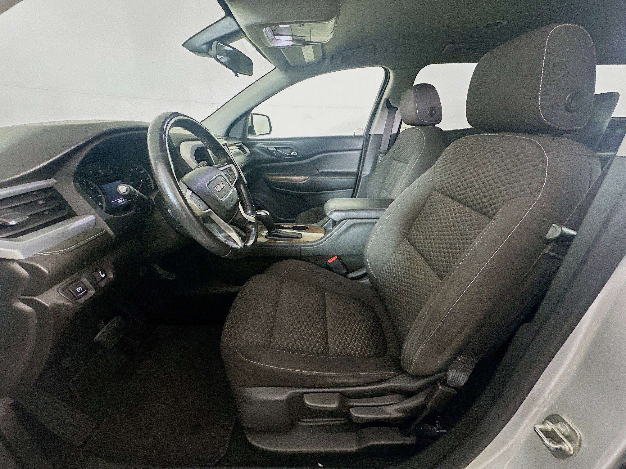 Used 2017 GMC Acadia SLE image 13