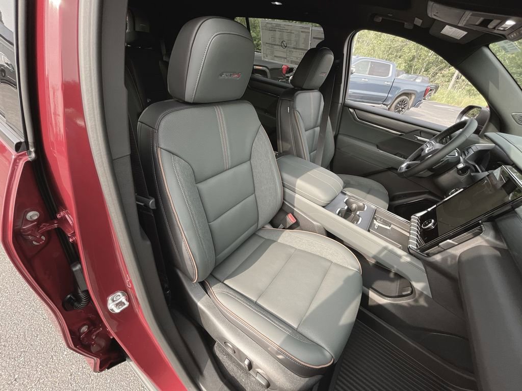 New 2026 GMC Acadia AT4 w/ Luxury Package image 36