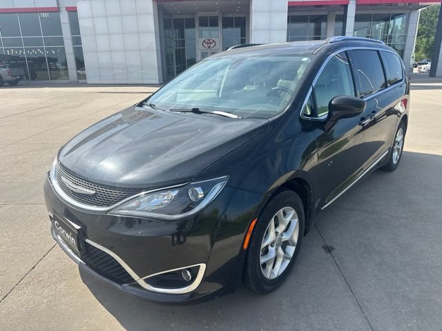 Used 2018 Chrysler Pacifica Touring-L w/ Tire & Wheel Group FWD image 5