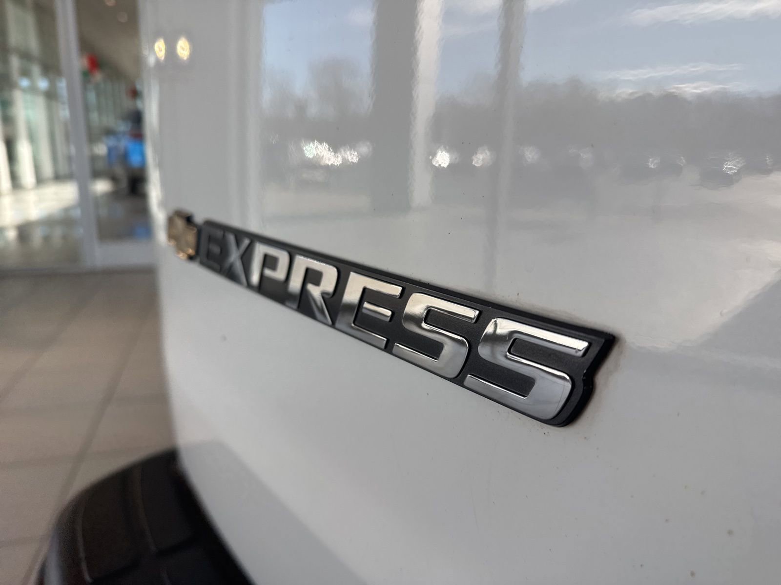 Used 2021 Chevrolet Express 2500 w/ Driver Convenience Package image 10